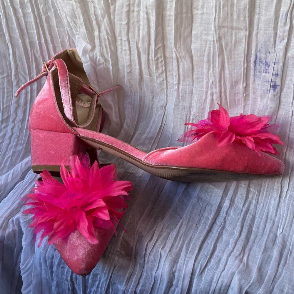 ASOS Pink Velvet Block Kitten Heel Flower Barbie Barbiecore Clueless Size 9